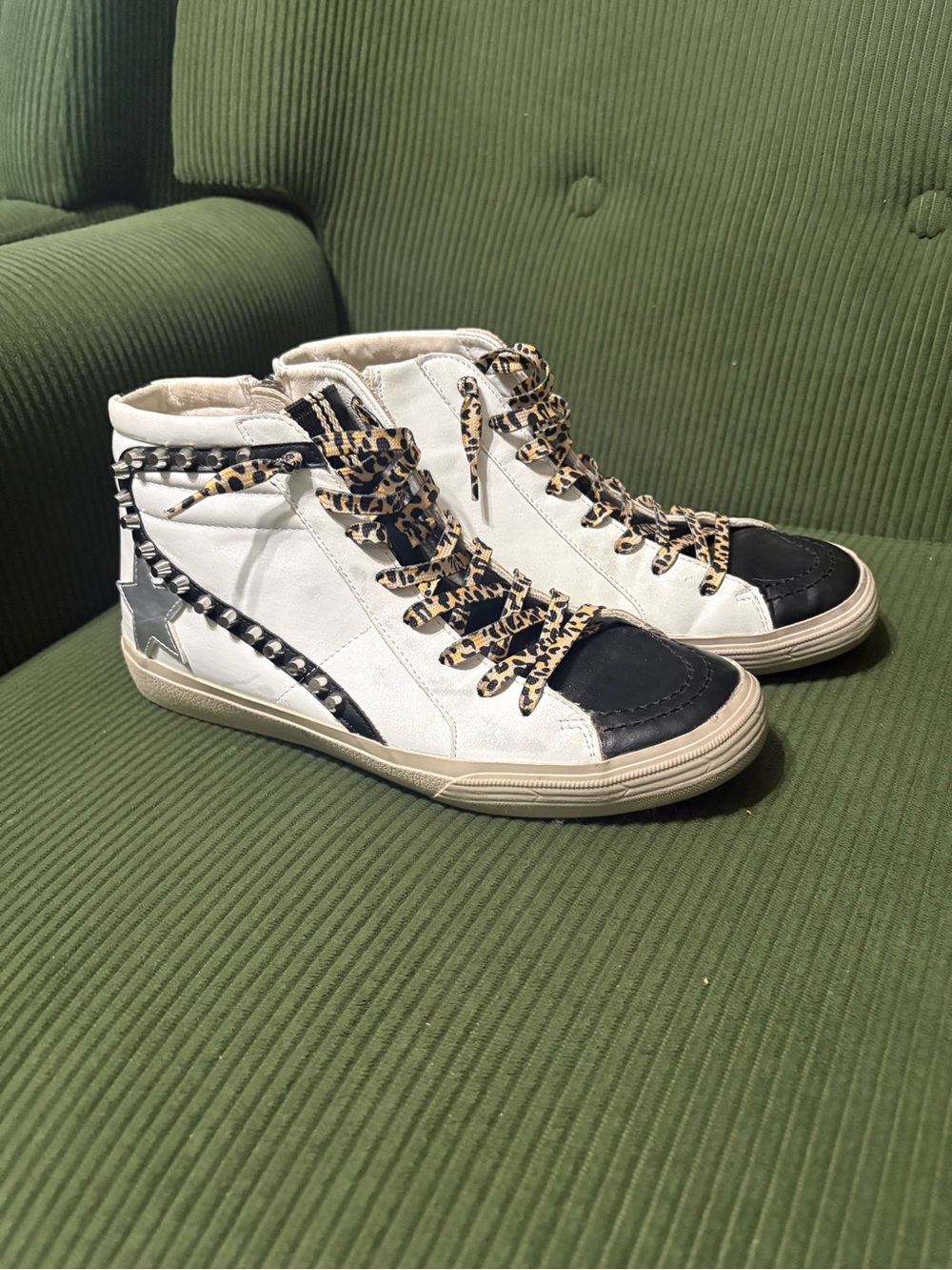 ShuShop White High-Top Sneakers with Black Toe and Leopard Laces
